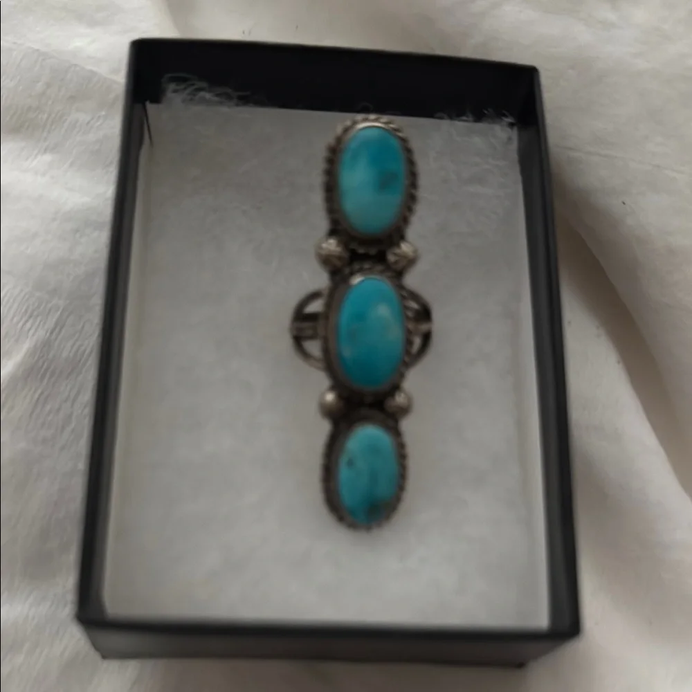 Turquoise Silver Ring - Picture 1 of 3